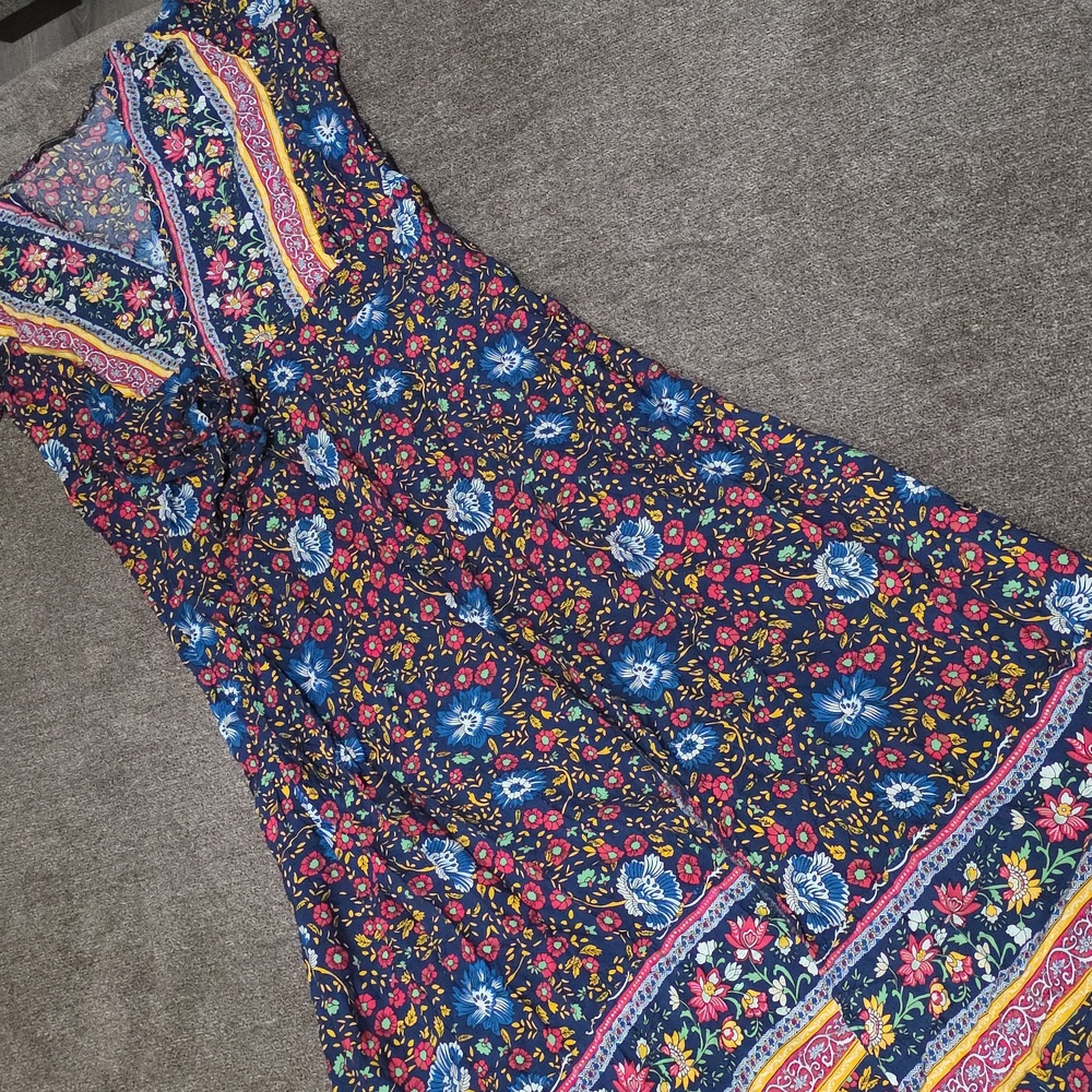 Elegant Blue Floral Maxi Dress - Picture 4 of 8